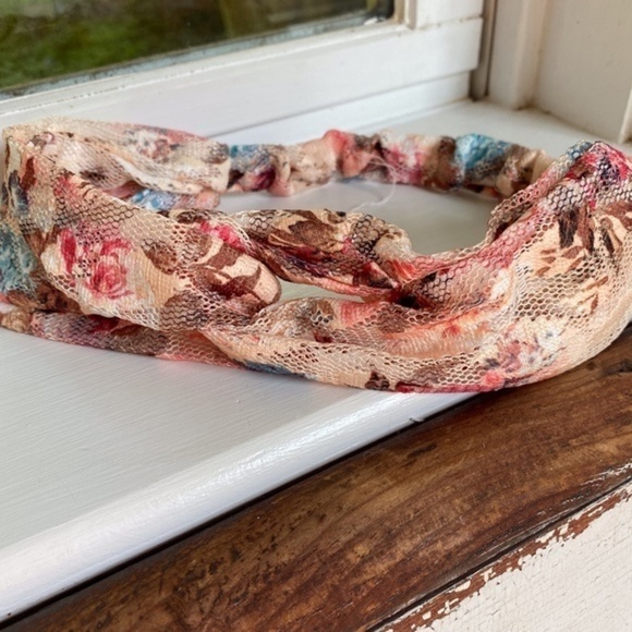Anthropologie Mesh Twist  Floral Headband - Picture 7 of 10